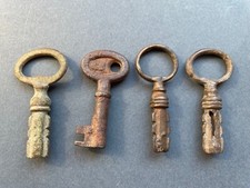 Antiguo lote 19 de 4 llaves bronce hierro forjado segunda mano  Embacar hacia Mexico