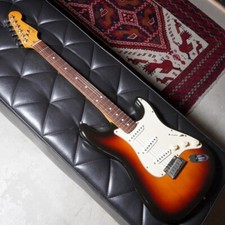 Chitarra elettrica fender usato  Spedire a Italy