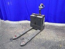 Raymond 8210 electric for sale  Euclid