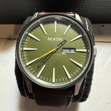 Relógio masculino Nixon Sentry mostrador verde pulseira de couro marrom A1052334 42mm comprar usado  Enviando para Brazil