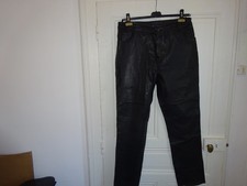 Joli pantalon noir d'occasion  Walincourt-Selvigny