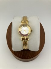 Antigo Relógio Avon Feminino 22mm Tom Dourado Arco Acentos Pedras Rosa 6” - Funciona comprar usado  Enviando para Brazil