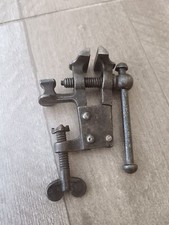 Ancien petit étau d'occasion  Gueugnon