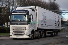 Foto de caminhão T17 6x4 YK72 WGJ Volvo Reed Boardall [Leeds 26.02.24] CS, usado comprar usado  Enviando para Brazil