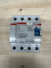 Interruttore differenziale abb usato Interruttore differenziale abb usato  Giussano