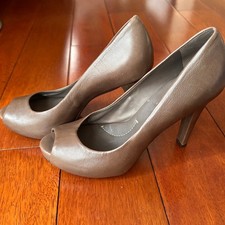 Bcbgmaxazria peep toe for sale  Macomb