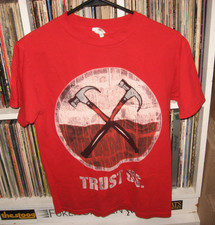 Camiseta ROGER WATER The Wall LIVE Tour 2010 pequena Pink Floyd comprar usado  Enviando para Brazil