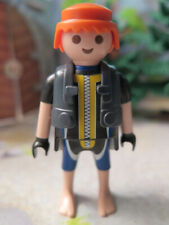 Policier roux gilet d'occasion  Viarmes