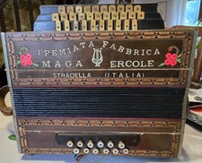 Rare accordéon ancien d'occasion  Goussainville