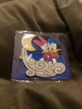 Disney pin daisy d'occasion  Villeparisis