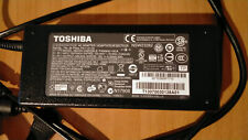 Alimentatore toshiba 19v usato  Castagnaro