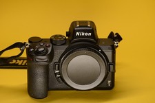 Aparat Nikon Z5 – Stan idealny (9+/10), przebieg tylko 8 349 zdjęć na sprzedaż  PL