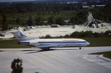 Corrediça colorida original 35mm do Piedmont Boeing 727-95 N836N na TPA em 1980 comprar usado  Enviando para Brazil