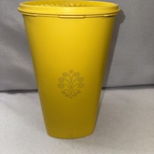 TUPPERWARE 10,5" de altura SNACKEEPER CANISTER amarelo retrô com tampa de selo instantâneo de 6,5" comprar usado  Enviando para Brazil