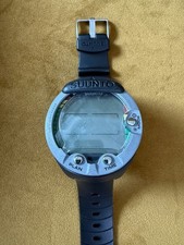 Computer subacqueo suunto usato  Spedire a Italy