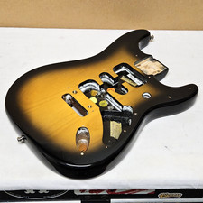 Guitarra elétrica 2005 Fender American Deluxe Strat Alder BODY 2 tons Sunburst EUA comprar usado  Enviando para Brazil