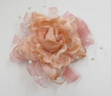 Small peach lace for sale Small peach lace for sale  DERBY