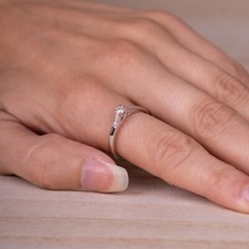 Bague solitaire blanc d'occasion  Crach