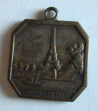 Ancienne medaille pendentif d'occasion  Saint-Éloy-les-Mines
