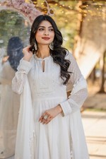 Robe anarkali pakistanaise d'occasion  Expédié en France