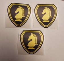 Adesivo logo scudo usato  Spedire a Italy