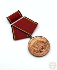 Ddr verdienstmedaille national gebraucht kaufen  Lengenfeld