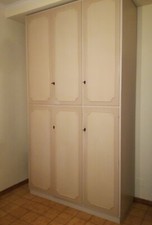 Armadio guardaroba legno usato  Roma