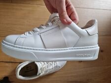 Sneaker pelle bianca usato  Italia
