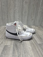 Usado, Tênis Nike masculino blazer médio 77 DA4086-100 branco casual tamanho 6Y comprar usado  Enviando para Brazil