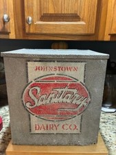 Refrigerador de varanda vintage grande de metal Johnstown Sanitary Dairy Co caixa de leite comprar usado  Enviando para Brazil