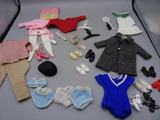Vètements accessoires poupée d'occasion  Mazan