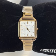 Relógio feminino SEIKO quadrado mostrador dourado ESSENTIALS aço inoxidável SWR078 MSRP $295 comprar usado  Enviando para Brazil