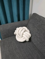 Big white knot for sale  READING
