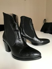 Rocco 37.5 stivaletti usato  Italia