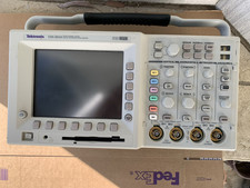 Oscilloscopio calibrato tektro usato Oscilloscopio calibrato tektro usato  Spedire a Italy