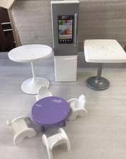 Geladeira de cozinha Barbie, 2 mesas grandes, mesa pequena e 4 cadeiras comprar usado  Enviando para Brazil