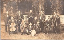 Banda de música hispana RPPC instrumentos de latón y cuerda de principios del siglo XX segunda mano  Embacar hacia Mexico