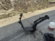 Vend cadre scooter d'occasion  Mortrée