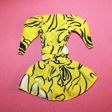 Robe jaune noire d'occasion  Cerisy-la-Salle