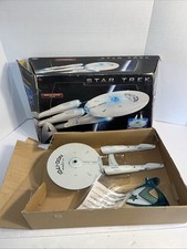 Star Trek 2009 Filme USS Enterprise 1701 Navio Playmates Luzes Sons Completos comprar usado  Enviando para Brazil