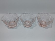 Set pink scalloped for sale  Highland