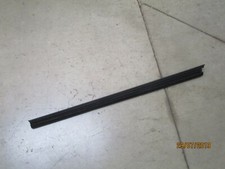 Modanatura rasavetro anteriore usato Modanatura rasavetro anteriore usato  Tracolle