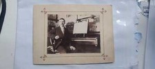 Cartão de armário antigo, um homem está tocando piano, década de 1900 comprar usado  Enviando para Brazil