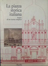Piazza storica italiana. usato  Italia