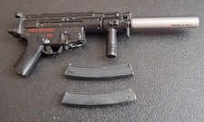 MP5K SMG escala 1:6 com pentes extras e supressor comprar usado  Enviando para Brazil