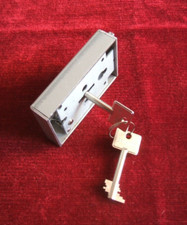 Small cabinet lock d'occasion  Expédié en Belgium