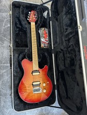 Guitarra elétrica Ernie Ball Music Man Axis Super Sport Maple Top Cherry Sunburst, usado comprar usado  Enviando para Brazil