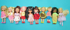 BARBIE - LOTE MUÑECA KELLY AND FRIENDS CON ROPA Y ZAPATOS - K-35 segunda mano  Embacar hacia Mexico