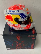 Capacete Max Verstappen Formula 1 Champion Red Bull escala 1/2 temporada 2023 comprar usado Capacete Max Verstappen Formula 1 Champion Red Bull escala 1/2 temporada 2023 comprar usado  Enviando para Brazil