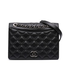 Authenticated chanel medium d'occasion  Expédié en Belgium